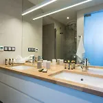 Privilege Hotel *