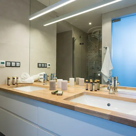 Privilege Apartment *