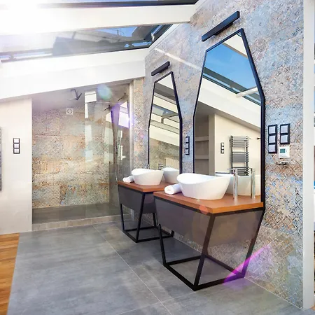 Privilege Apartment *